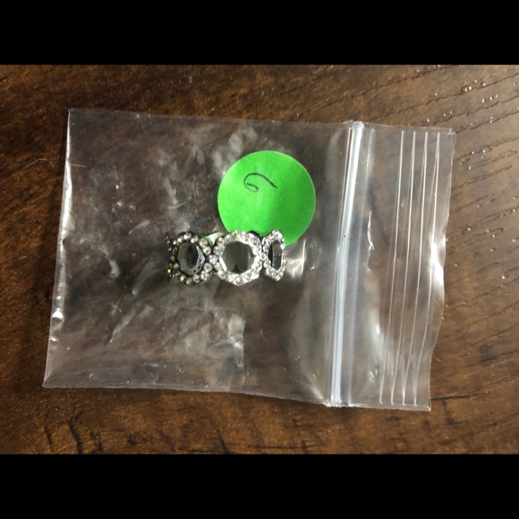 Ring - Picture 3 of 3